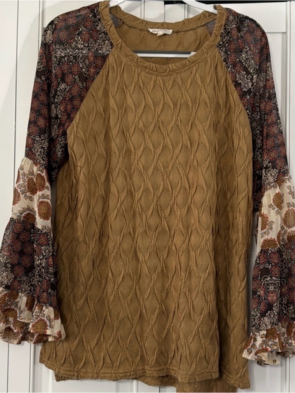 Women's Mystree size large Long Sleeve Blouse